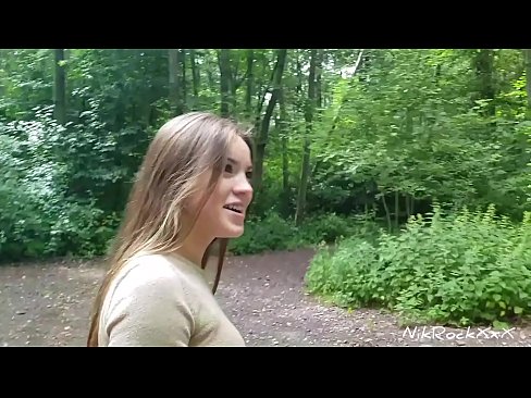 ❤️ Es piedāvāju Evelīnai, lai mēs izdrāžamies publiskā vietā! Viņa piekrita. Tad es viņu izdrāztu dibenā un spermu viņas mutē. Pēc tam viņa čurāja. Porno pie mums ❌️