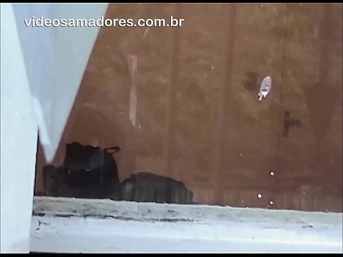 ❤️ Uzbudināts vīrietis vēro savu draudzeni ar citu puisi, ierakstot trīcēšanas video, netraucējot pārim Porno pie mums ❌️