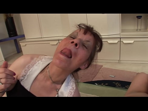 ❤️ Divām vecmāmiņām un vectētiņam ir sekss trijatā Porno pie mums ❌️