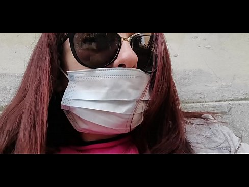 ❤️ Nicoletta atriebjas savam kaimiņam un čurā viņa garāžā (Īpaša Covid19 Itālijas karantīna) Porno pie mums ❌️