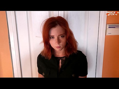 ❤️ Apsargs sodīja skaistu sievieti par zādzību veikalā - sperma mutē Porno pie mums ❌️