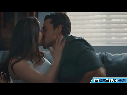 ❤️ Romantisks sekss ar labu krūtainu mammu Porno pie mums ❌️