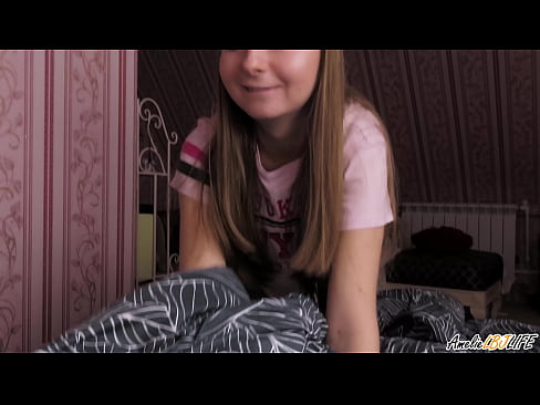 ❤️ Blondīne dziļi sūc savu BFF un saņem spermu mutē Porno pie mums ❌️
